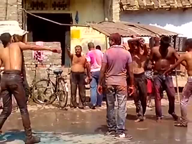 Accident on Holi in Uttar Pradesh