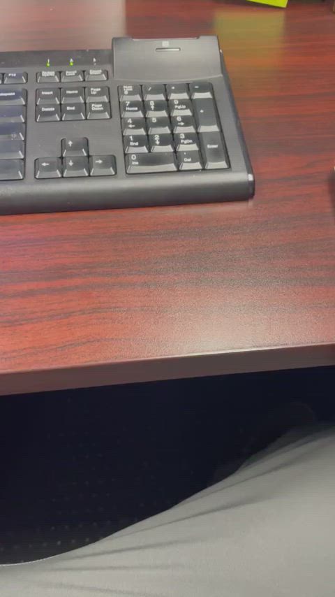 I love to cum at work