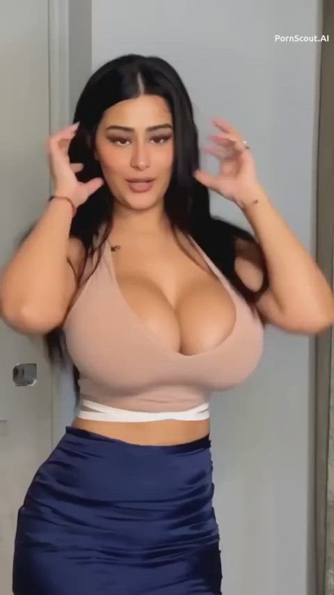 ai generated big tits bouncing bouncing tits brunette curvy huge tits tiktok gif