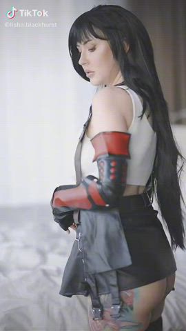 Tifa Lockhart - quick outfit change (Lisha Blackhurst) [Final Fantasy VII]