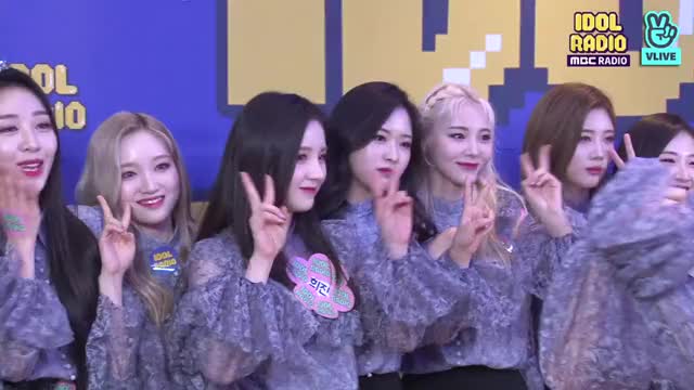 V LIVE - 'IDOL RADIO' ep#155. 더 높이 날아가줘 (w. 이달의 소녀) 98