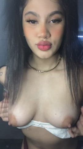 I’m a busty petite onlyfans whore ? come look
