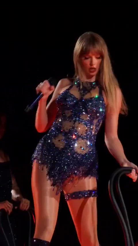 ass blonde legs non-nude taylor swift gif