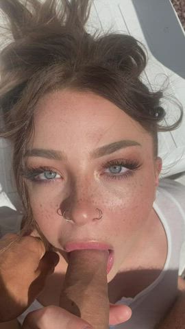 Blue eye latina blowjob