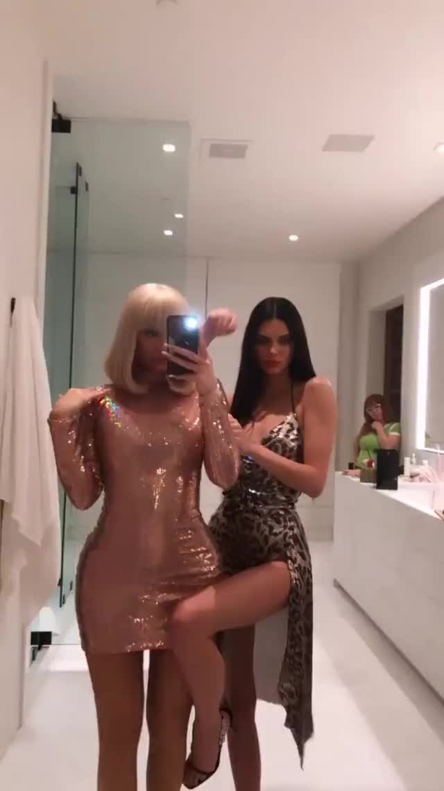 Kendall Jenner & Kylie Jenner - Instagram Story, 06/22/2019