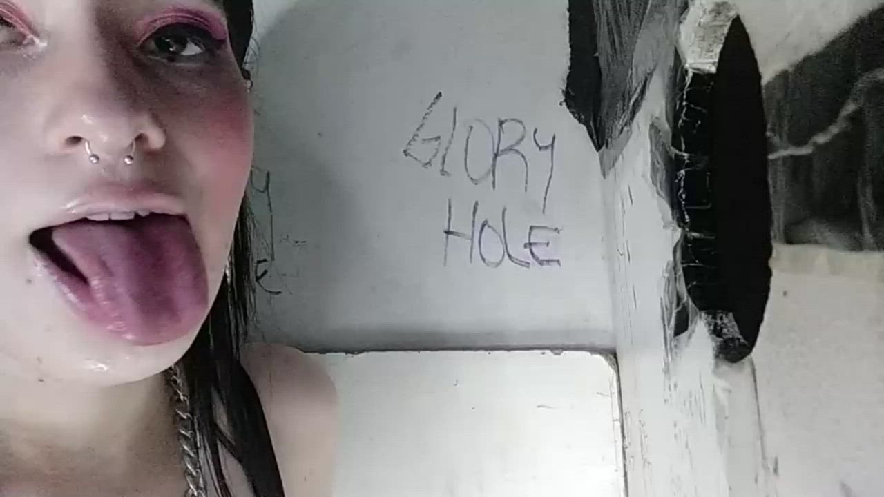 Amateur Blowjob Deepthroat Glory Hole gif