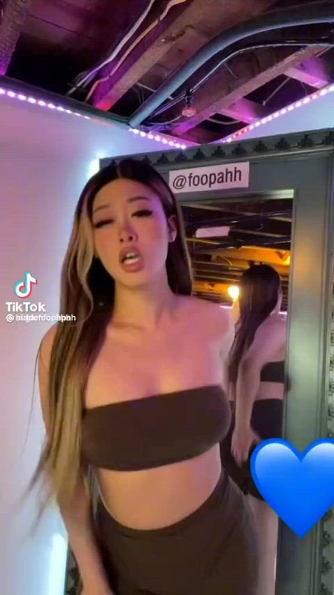 boobs flashing nipple piercing nipples nipslip tiktok r/tiktits gif