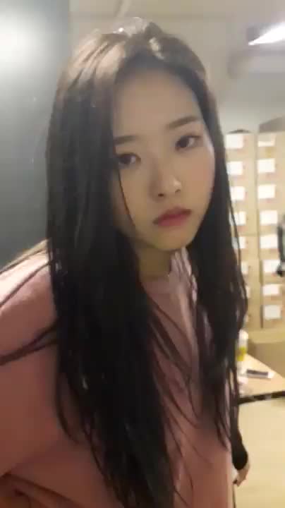 190416 이달의 소녀(LOOΠΔ) on Twitter- -[이달의소녀킼킼 #85] 졸리니까