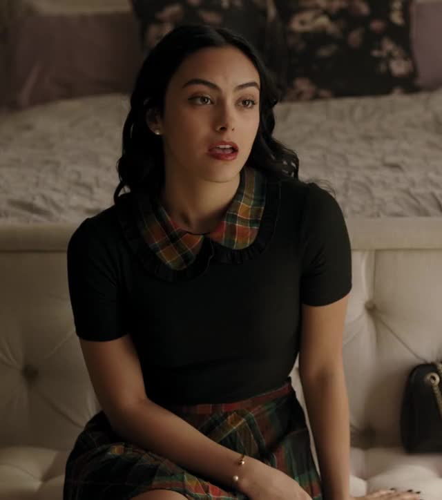 Camila Mendes