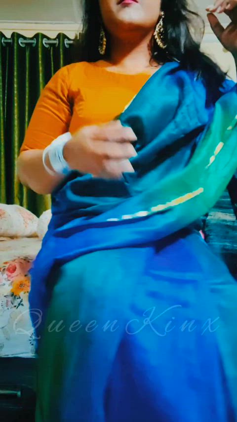 ass spread boobs saree gif