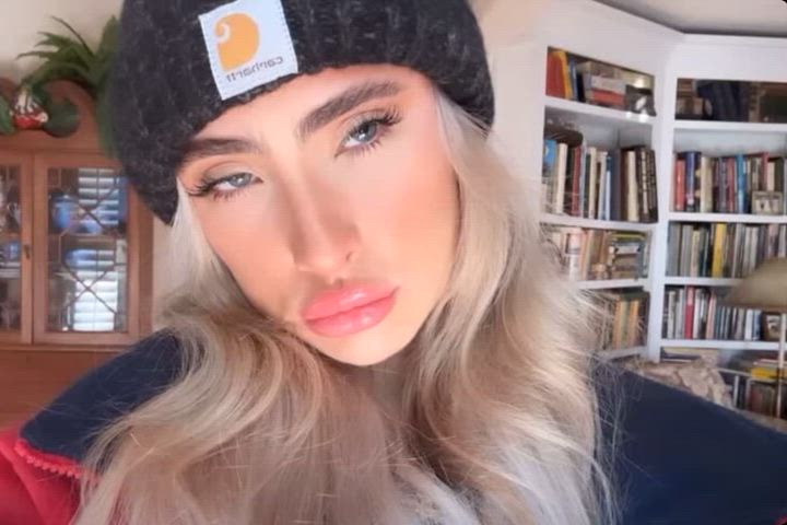 ally ryan blonde lips gif