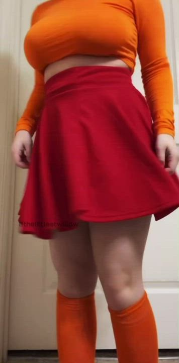 Jinkies! Looks like someone had a wardrobe malfunction ... 😋