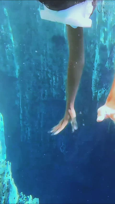 Watch Sneak Underwater Girl Bikini