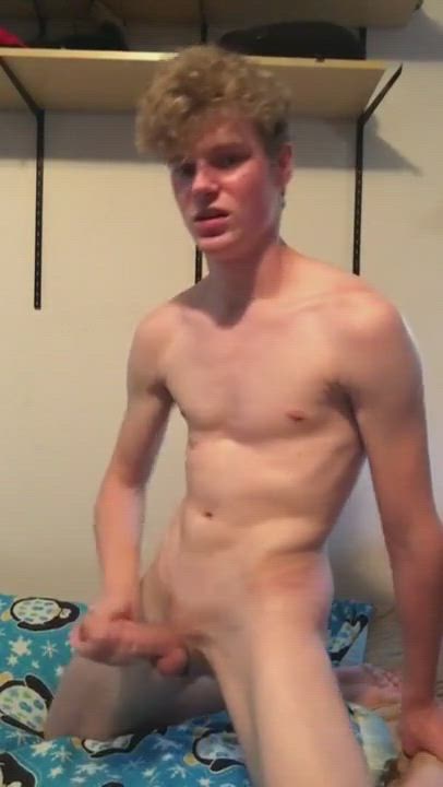 Blond Muscle Boy Jerking in the dorm