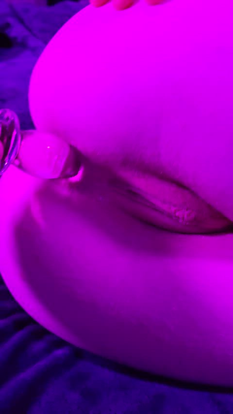 I simply want glass in my ass, is that too much to ask??? 😈🥰