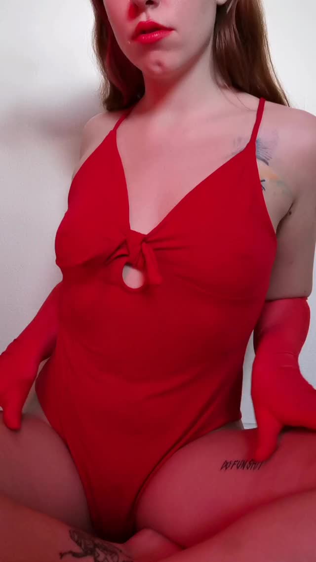 Redhead Titty drop