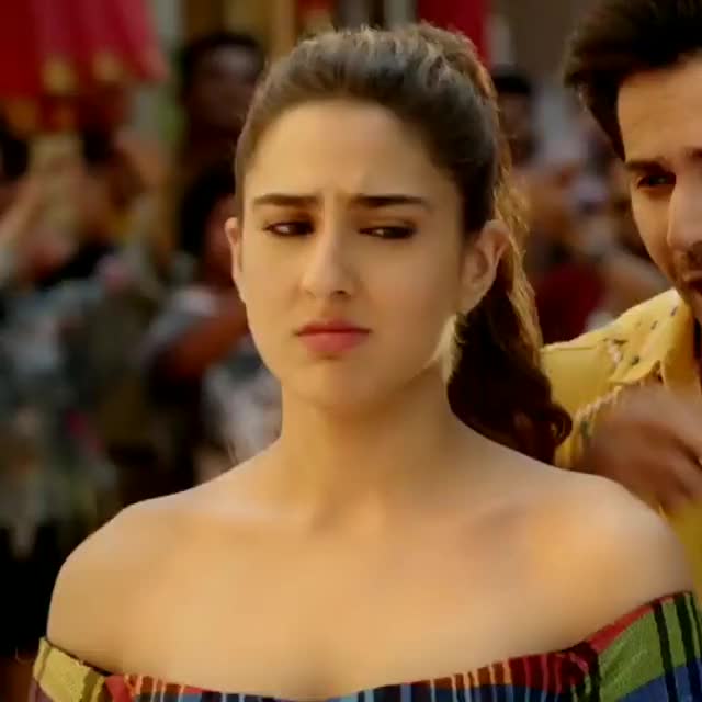 Sara ali khan is Mummy kasam fuckable in her new song