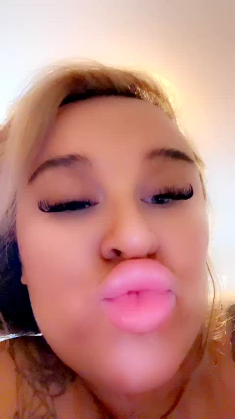 those lips make a great sound 