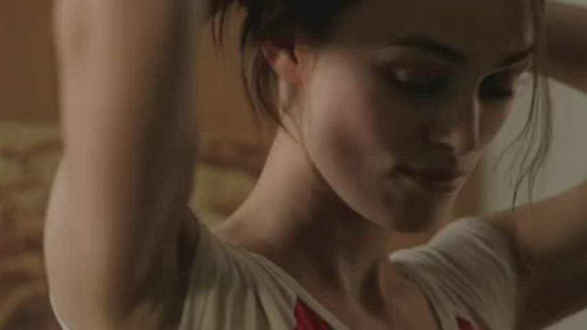 armpits brunette keira knightley gif