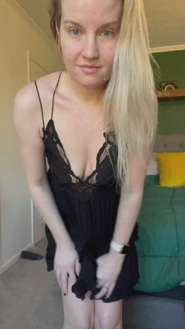 Blonde Camgirl Couple Curvy MILF OnlyFans Pale Real Couple Smile Thick gif
