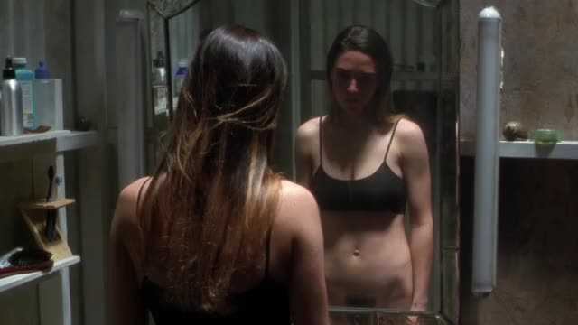 Jennifer Connelly - Requiem for a Dream - bottomless in front of mirror