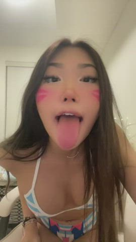 18 Years Old Asian Celebrity Cute Teen Thick TikTok r/AsiansGoneWild gif