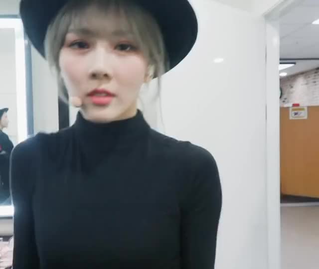 Yoohyeon [PLqw7b6KQMM]-1