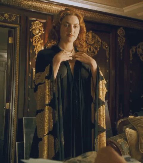Kate Winslet, classic scene from Titanic