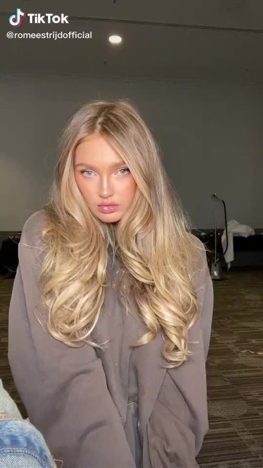 Romee Strijd TikTok 22/03/20