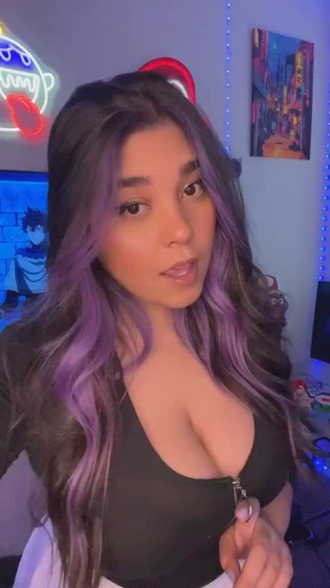 big tits boobs busty emo jiggle lesbian natural tits pretty purple hair tease gif