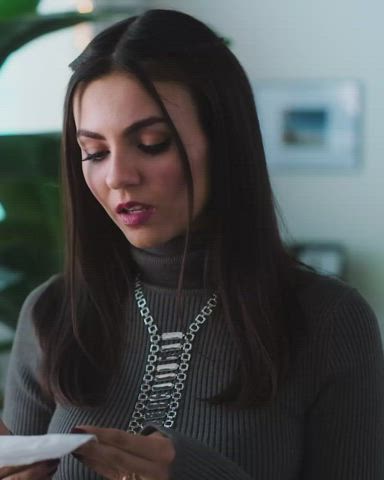 Victoria Justice gif