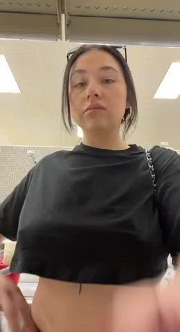 big tits flashing voyeur gif