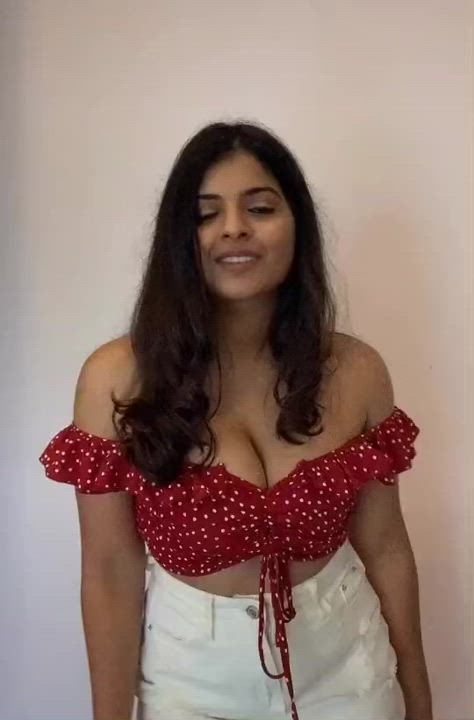 Cleavage Indian TikTok gif