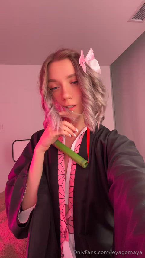 cosplay non-nude tiktok white girl gif