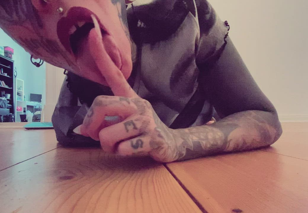 Why have 1 tongue when u can have 2