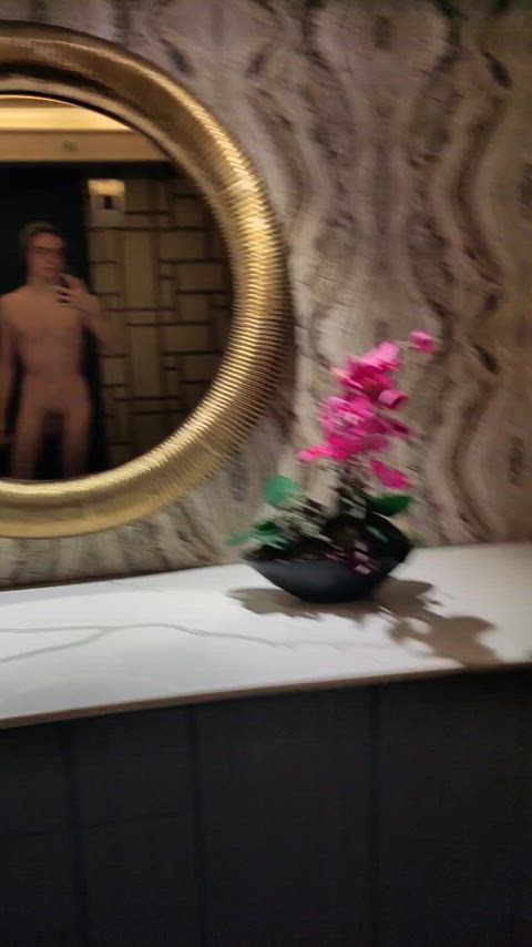 Nude hotel hallway - The panic was real, look how much I was shaking