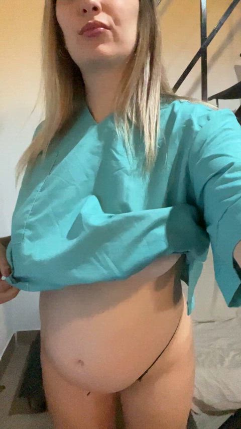 I'm presenting you my 29 weeks pregnant nurse body