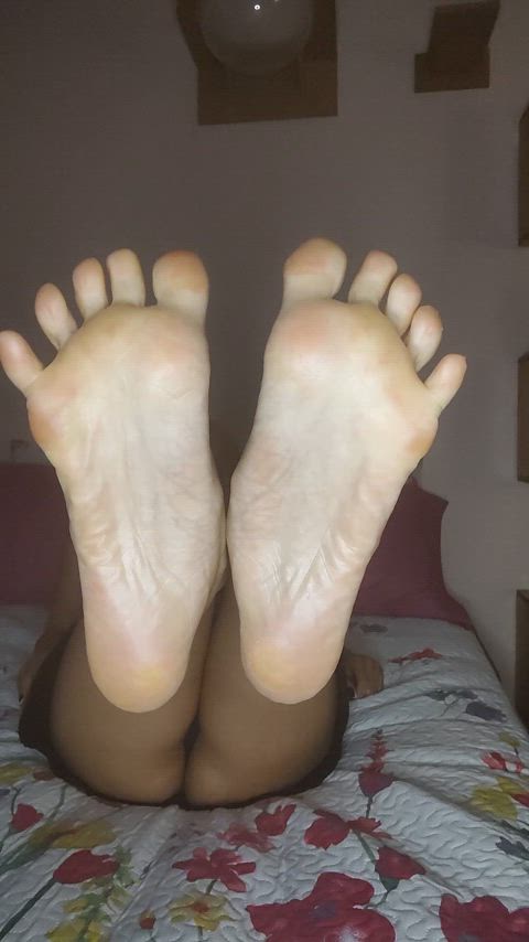 Dancing toes for you