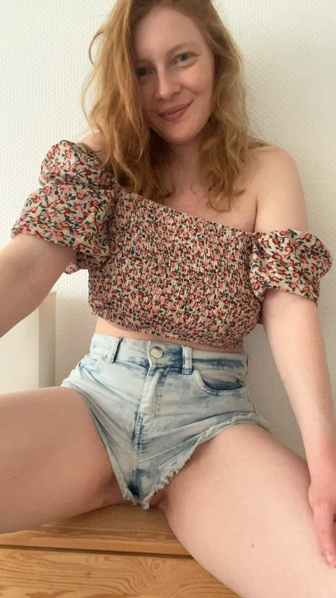 amateur big tits busty natural natural tits pale redhead gif