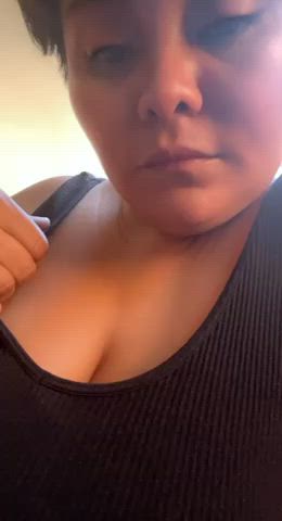 boobs chubby curvy latina short hair gif