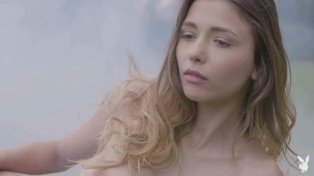 Mila Azul - Smoke Show