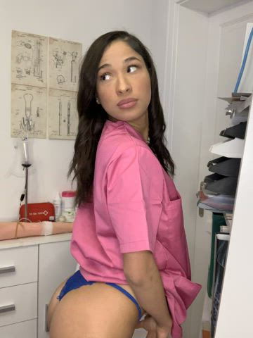 19 years old 2000s porn ass big ass booty nurse onlyfans tease teasing gif