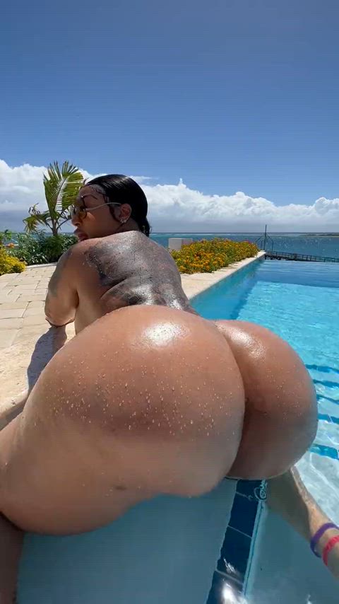 bbw big ass bubble butt dancing ebony lightskinned phat ass teen thick twerking gif