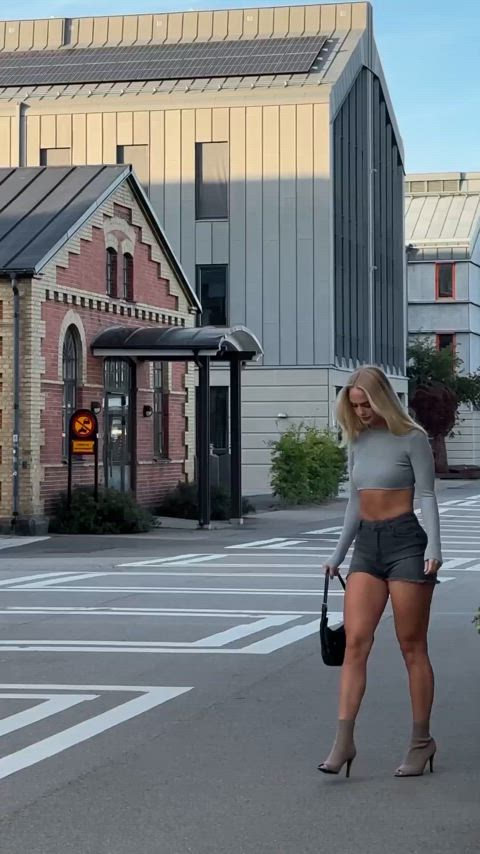 babe blonde fit gif