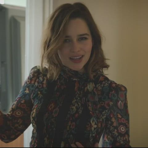 british celebrity emilia clarke gif