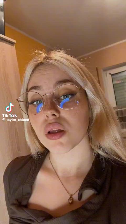 TaylorChloe - More Tiktok flash videos on my TT likes (juanmomo45)