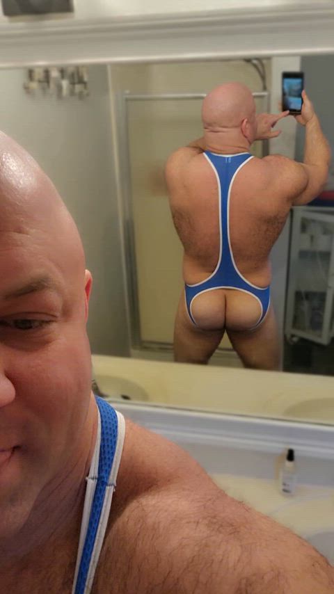 This singlet has perfect access don't you think?