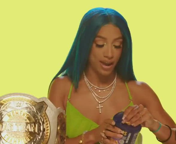 Sasha Banks loves Nuts, Banana's and Pineapple