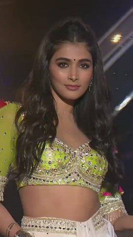 Pooja Hegde performance