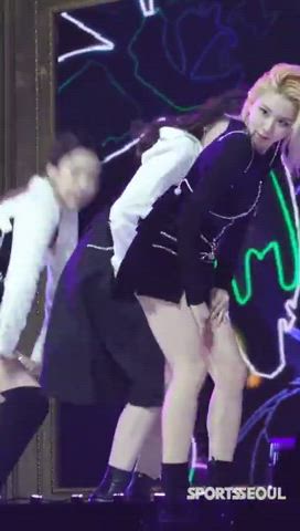 Momo gif